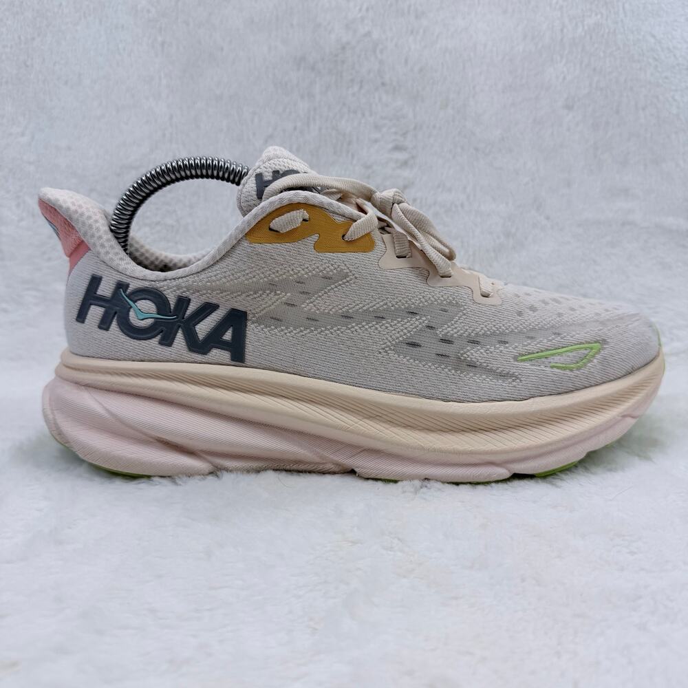 HOKA Clifton 9 Womens Running Shoes Beige Cream Size 8.5 B 1127896 VLS Shoe